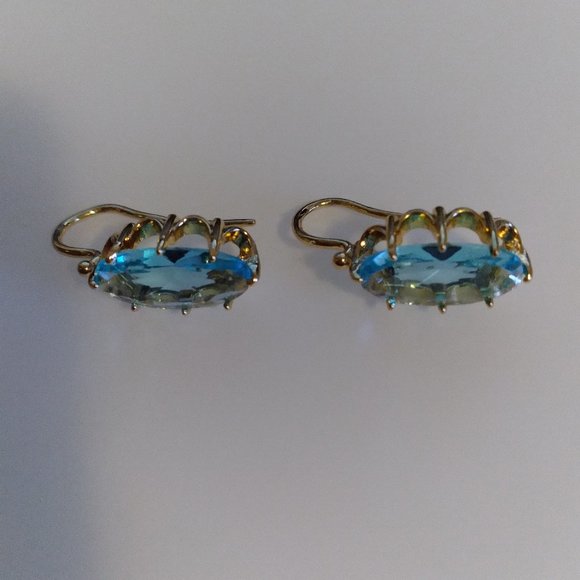 Beautiful Aqua Colored Rhinestone Earrings - Picture 4 of 5